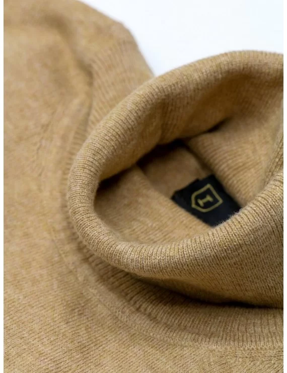 CAMISOLA DE GOLA ALTA