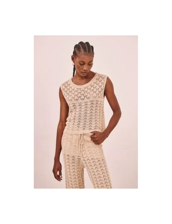TOP DE CROCHÉ COM DETALHES DOURADOS