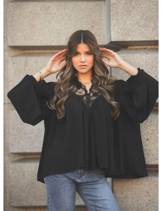 BLUSA RENDADA