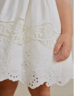 VESTIDO COM BORDADO