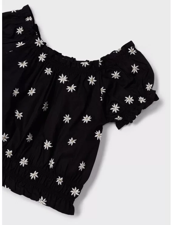 TOP COM FLORES BORDADAS