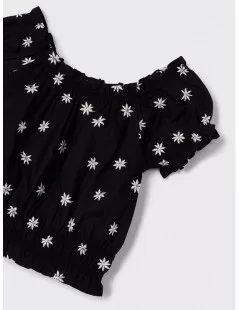 TOP COM FLORES BORDADAS
