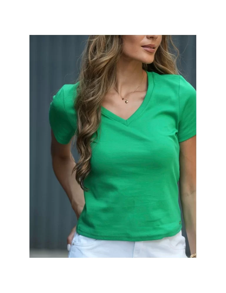 T-SHIRT DECOTE EM V