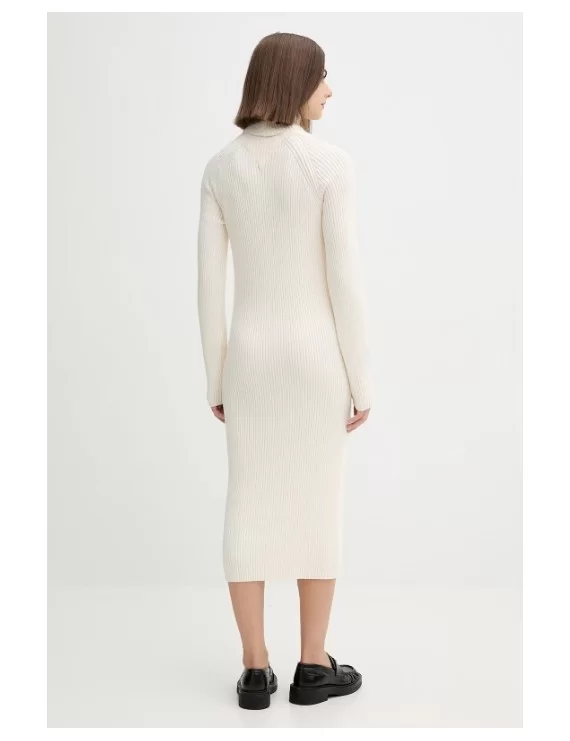 VESTIDO DE MALHA COM GOLA ALTA