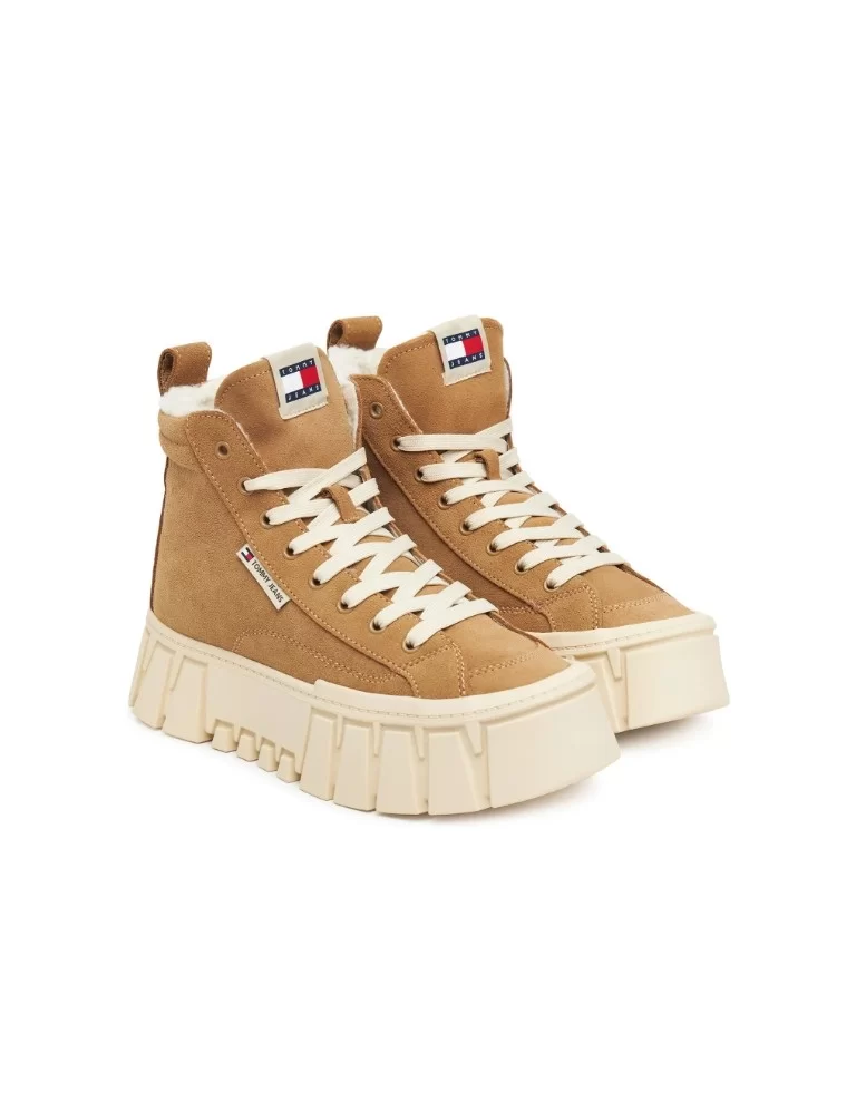 BOTAS DE SOLA ALTA COM PÊLO