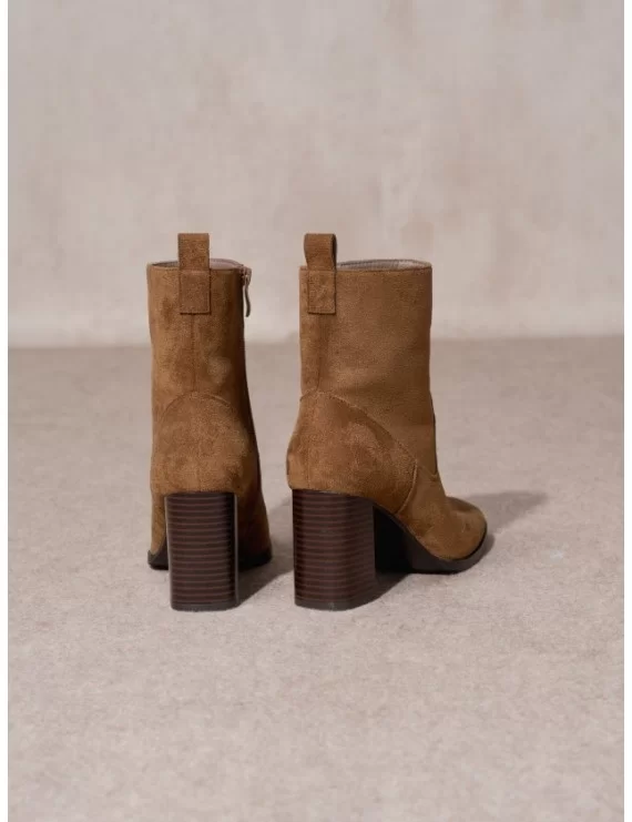 BOTA DE SALTO EM SUEDE