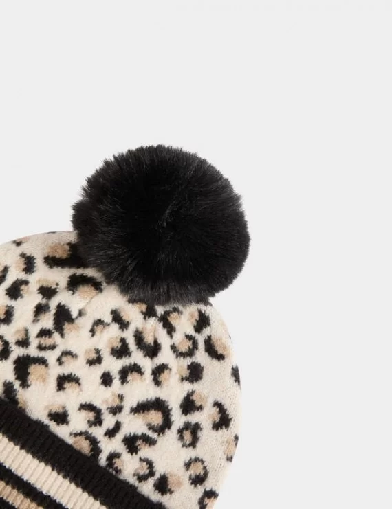 GORRO COM POM POM