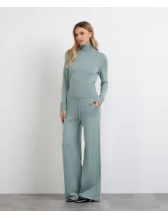 CAMISOLA DE MALHA COM GOLA ALTA