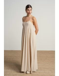 VESTIDO COM BORDADOS