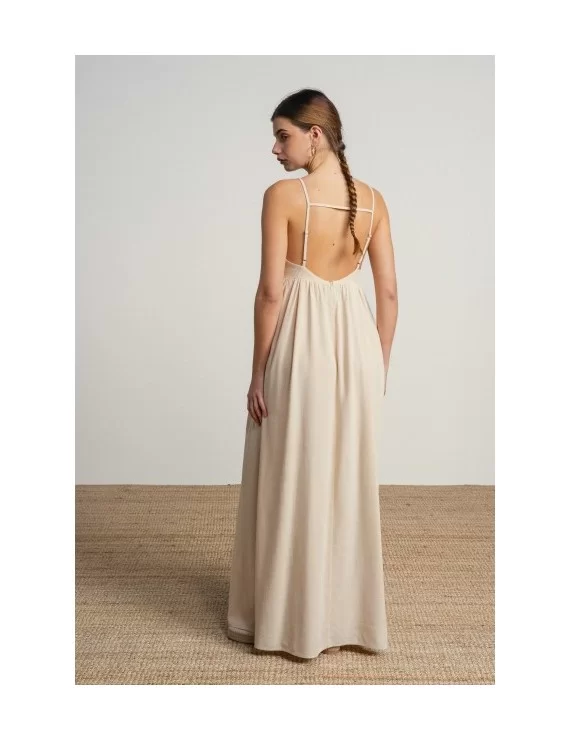 VESTIDO COM BORDADOS