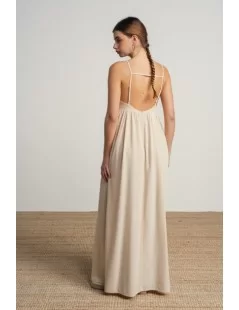 VESTIDO COM BORDADOS