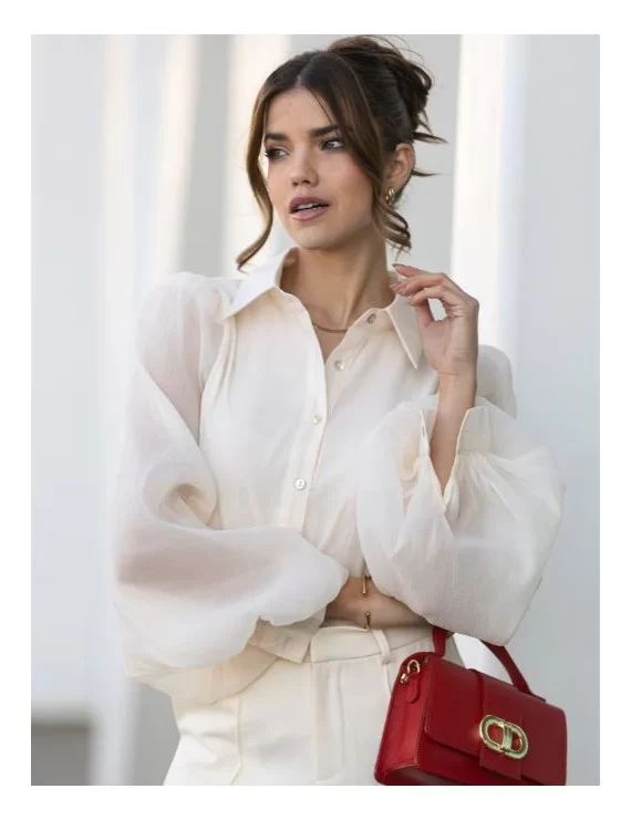 BLUSA COM MANGAS ABALOADAS
