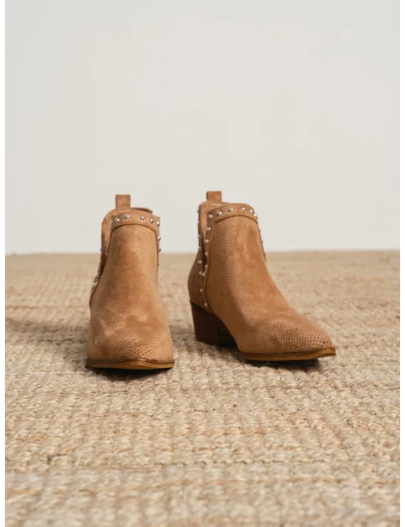 BOTA COM TACHAS