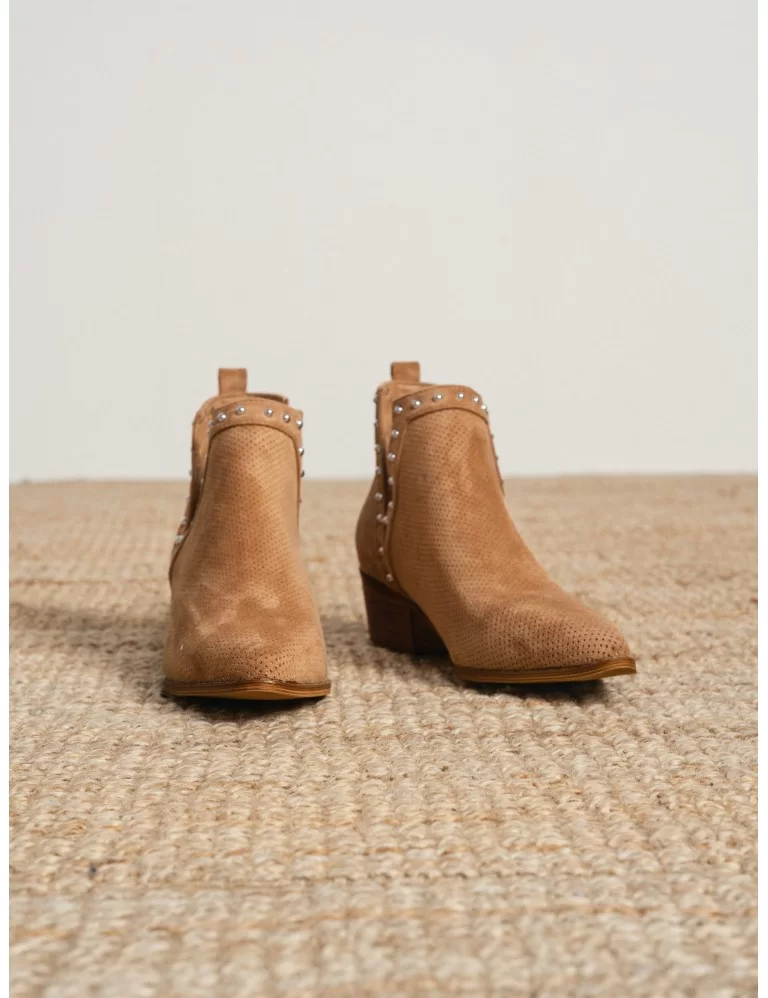 BOTA COM TACHAS