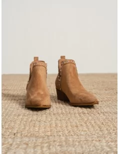 BOTA COM TACHAS