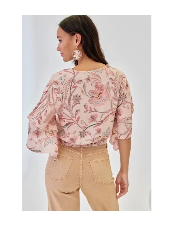 BLUSA COM ESTAMPA E BABADOS